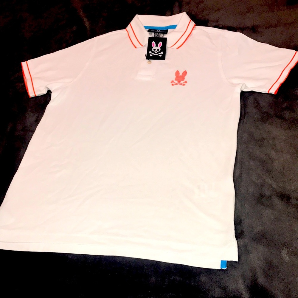 Shirt from psycho bunny size 3 so I guess that’s like a medium color white